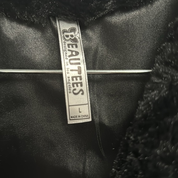 🆕 NWOT BEAUTEES designed in Los Angeles Gorgeous Silky Soft Faux Fur Vest  Sz L - Picture 5 of 5